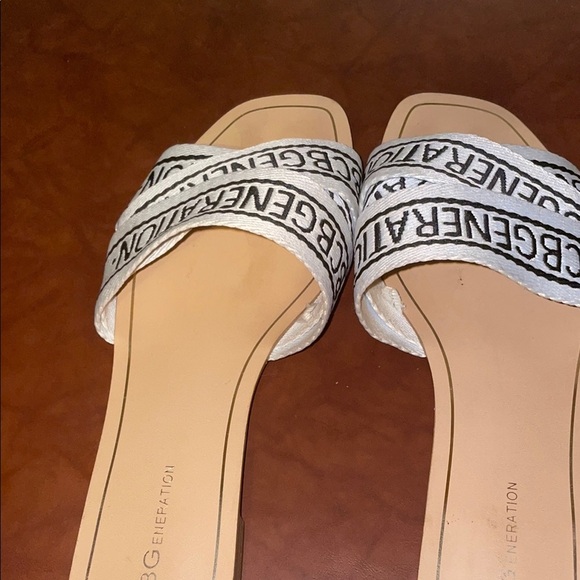 BCBGeneration Black and White Sandals with Geometric Pattern - Picture 4 of 5